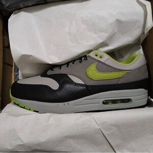 Nike HUF sb air max 1 nwt.